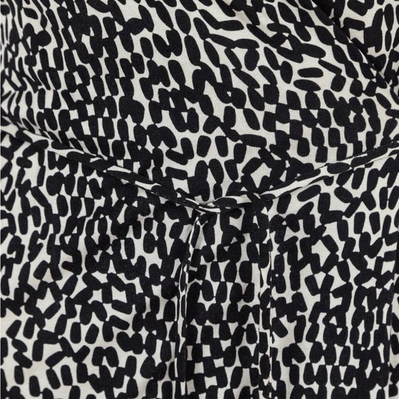 *SOLD*  - Diane Von Furstenberg Naoki Wrap Dress - size 6 - Picture 4 of 5